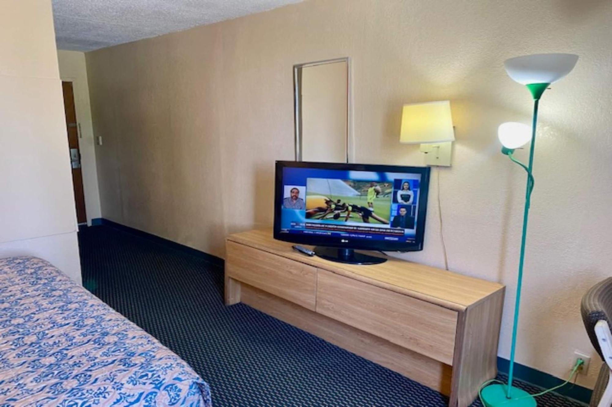 Red Carpet Inn & Suites Lima -Listing Partner Esterno foto